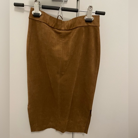 Aritzia Wilfred Free Skirt - Picture 2 of 6